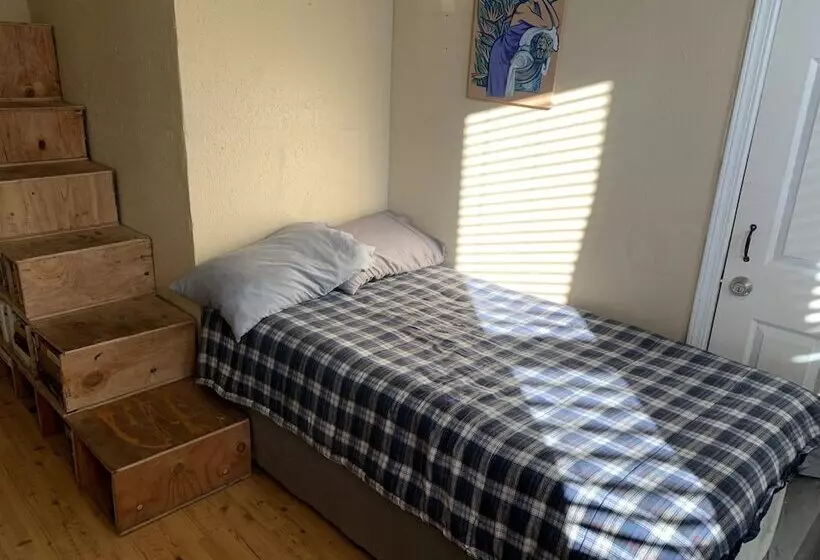 تختخواب و صبحانه Dream Catcher