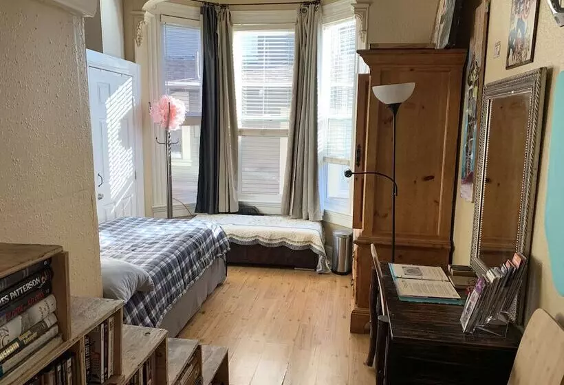 تختخواب و صبحانه Dream Catcher