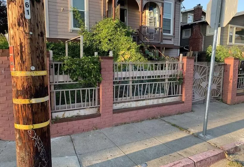 تختخواب و صبحانه Dream Catcher