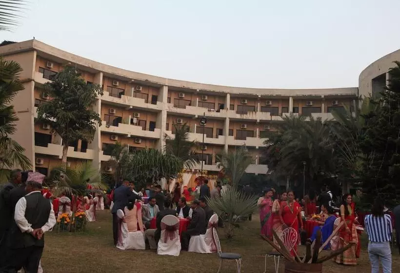 هتل Central Palms