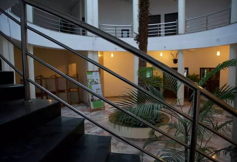 هتل Central Palms