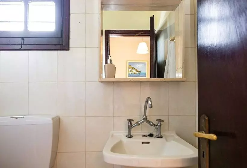 Majatalo Santa Maria Studios & Apartments