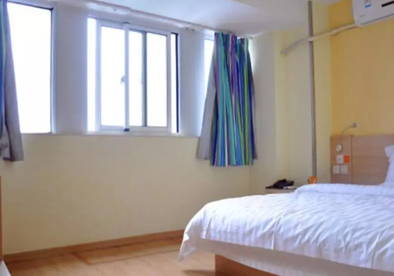 Hotelli 7 Days Inn Huaian North Chengde Road Darunfa Branch