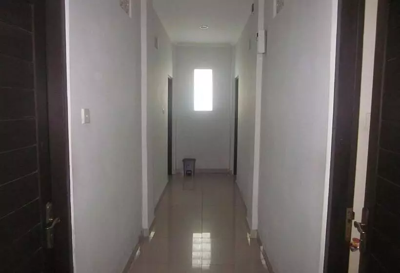 ホテル Warta Dua