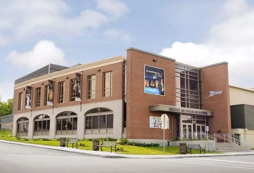 Hotelli Auberge Resto Le Parasol