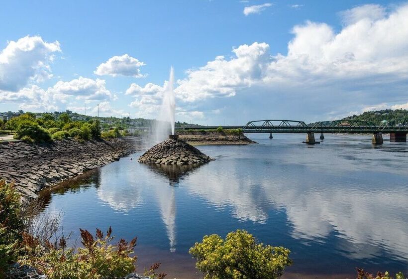 בית מלון כפרי Auberge Resto Le Parasol