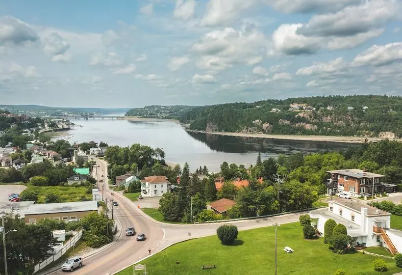 Hotelli Auberge Resto Le Parasol