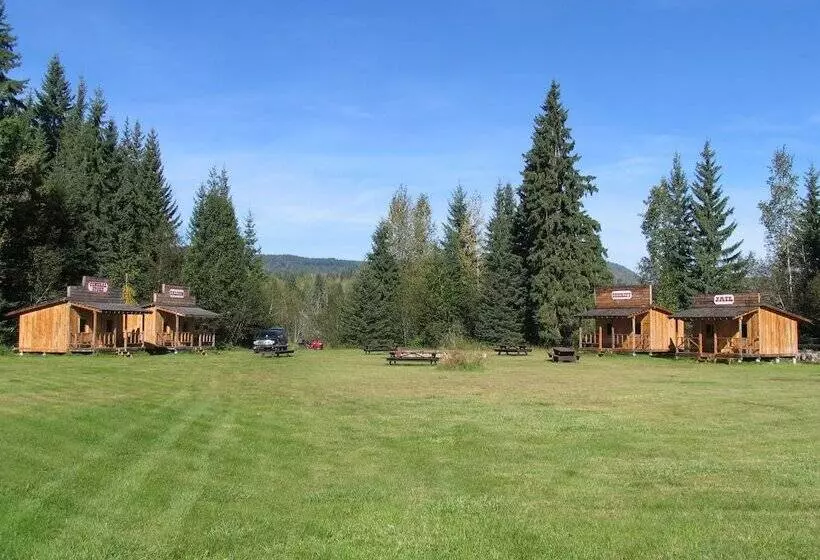 ホテル Fort Wells Gray Rustic Cabins Hostel