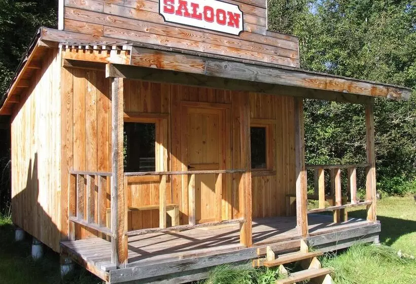 ホテル Fort Wells Gray Rustic Cabins Hostel