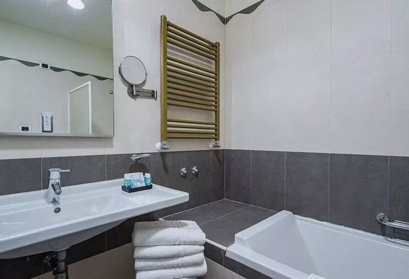 هتل Salice Resort