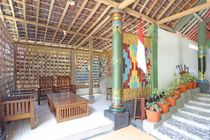 Majatalo Reddoorz Near Candi Pawon Borobudur