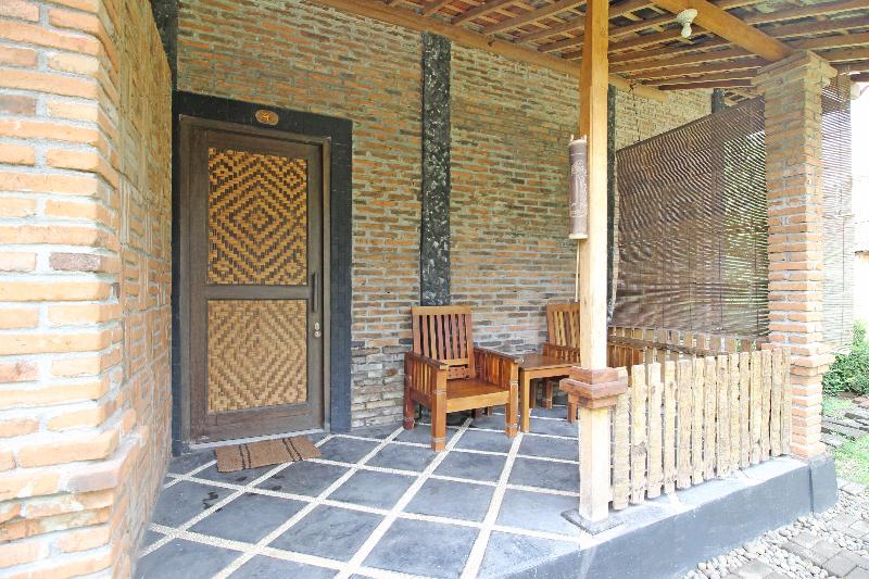 Majatalo Reddoorz Near Candi Pawon Borobudur