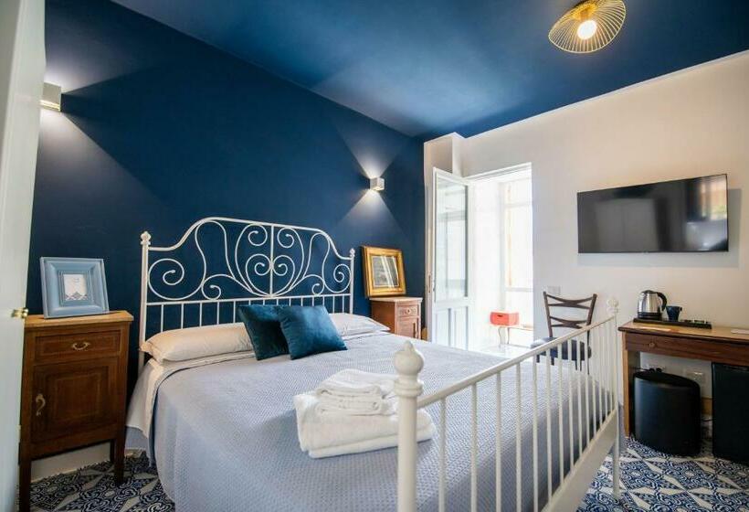 تختخواب و صبحانه Qu4ttro I Crudo Home