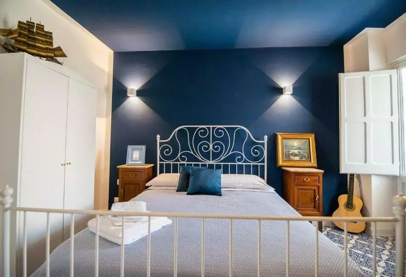 تختخواب و صبحانه Qu4ttro I Crudo Home