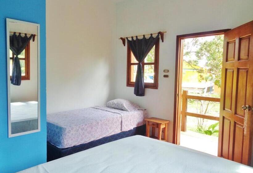 هتل Livingston Resort