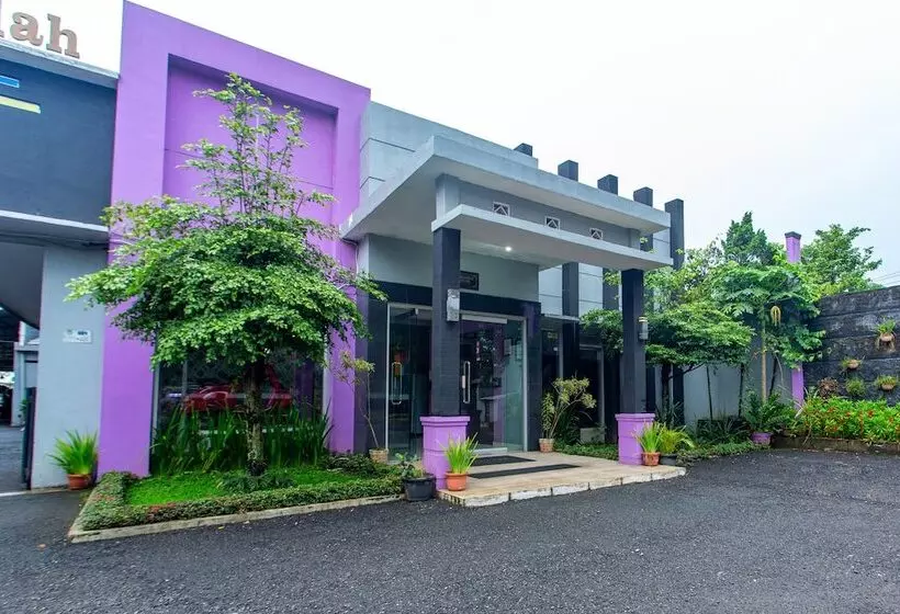 ホテル Oyo 3042 Griya Karangsalam Indah