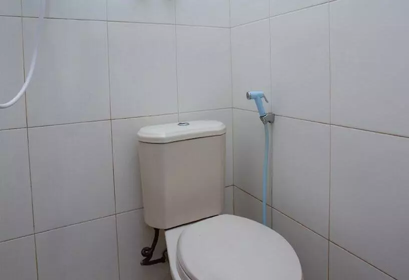 ホテル Oyo 3042 Griya Karangsalam Indah
