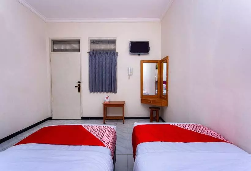 ホテル Oyo 3042 Griya Karangsalam Indah