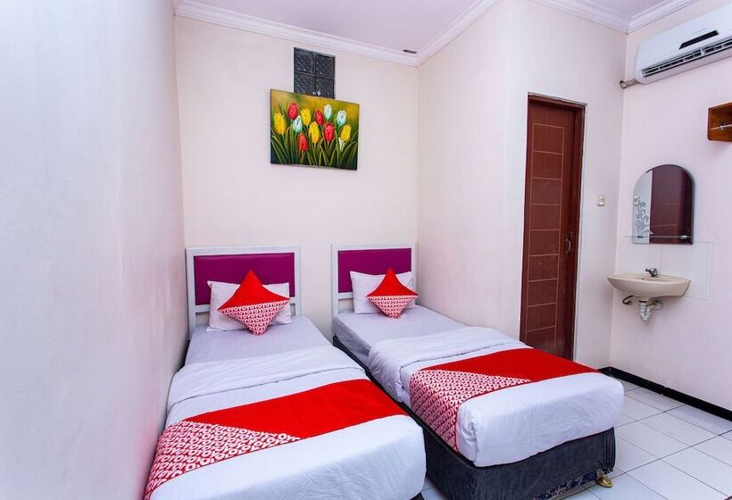 فندق Oyo 3042 Griya Karangsalam Indah