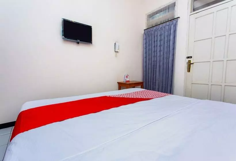 ホテル Oyo 3042 Griya Karangsalam Indah