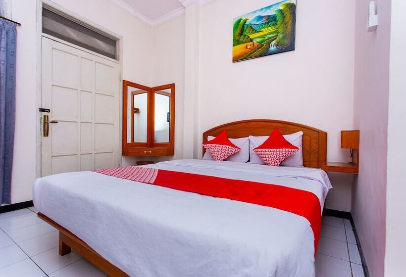 فندق Oyo 3042 Griya Karangsalam Indah