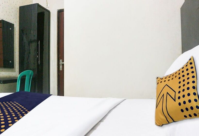 فندق Oyo 3042 Griya Karangsalam Indah