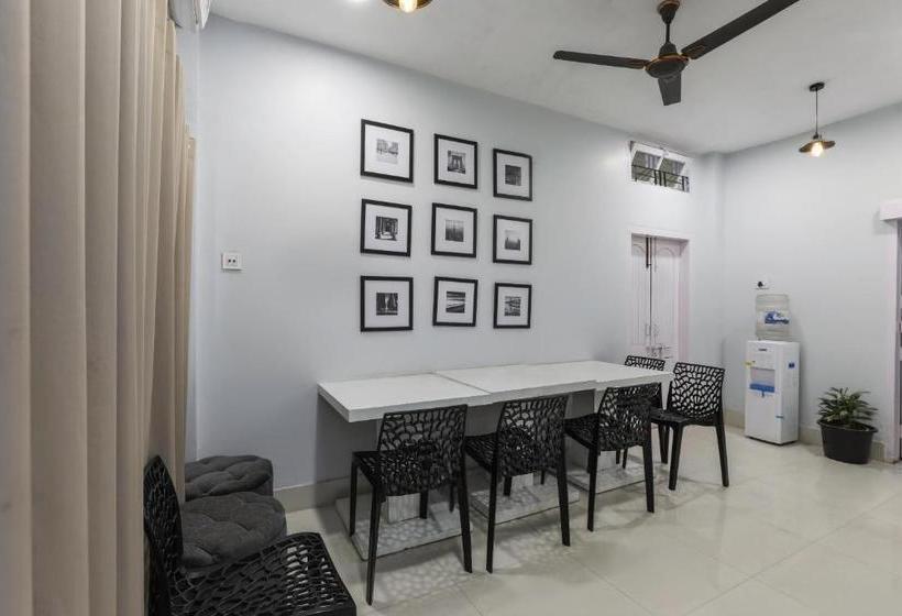 Hotel Oyo 70445 Rianna Inn