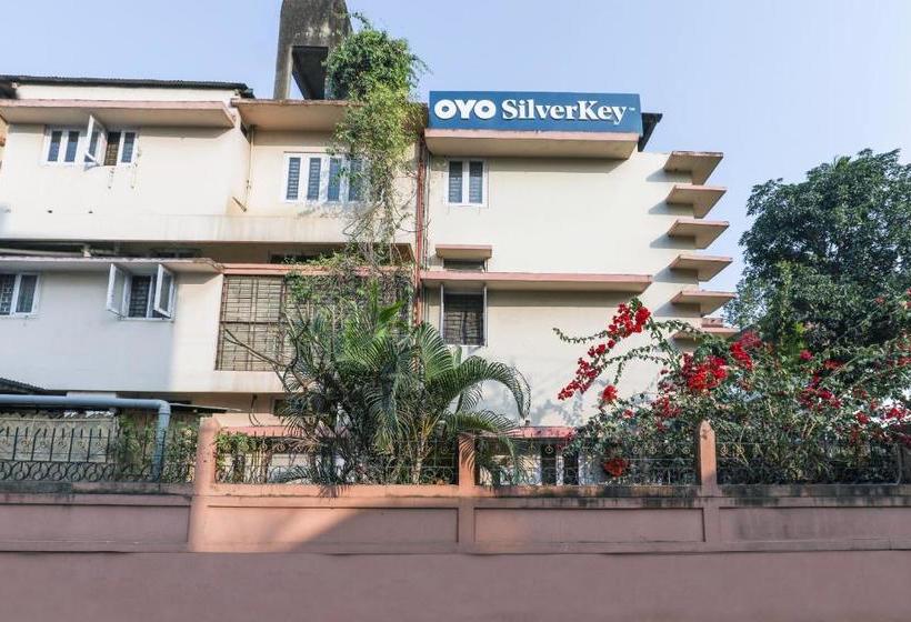 בית מלון כפרי Oyo 70445 Rianna Inn