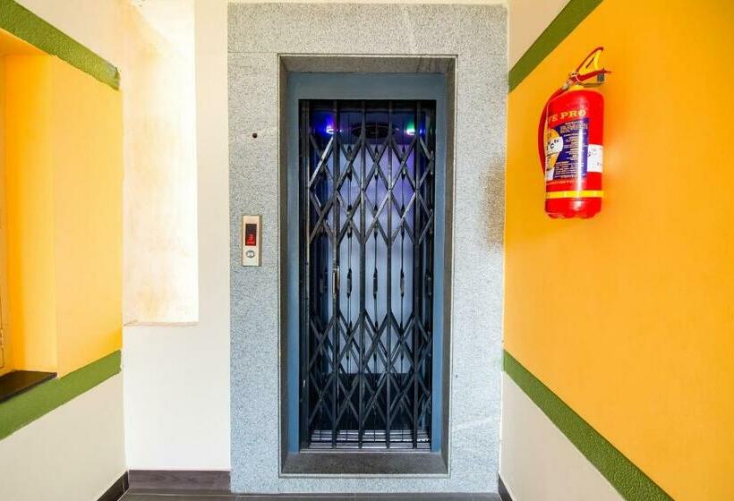 ホテル Oyo 71081 Apple Guest Rooms