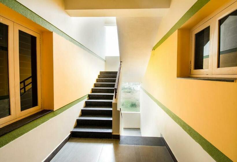 ホテル Oyo 71081 Apple Guest Rooms