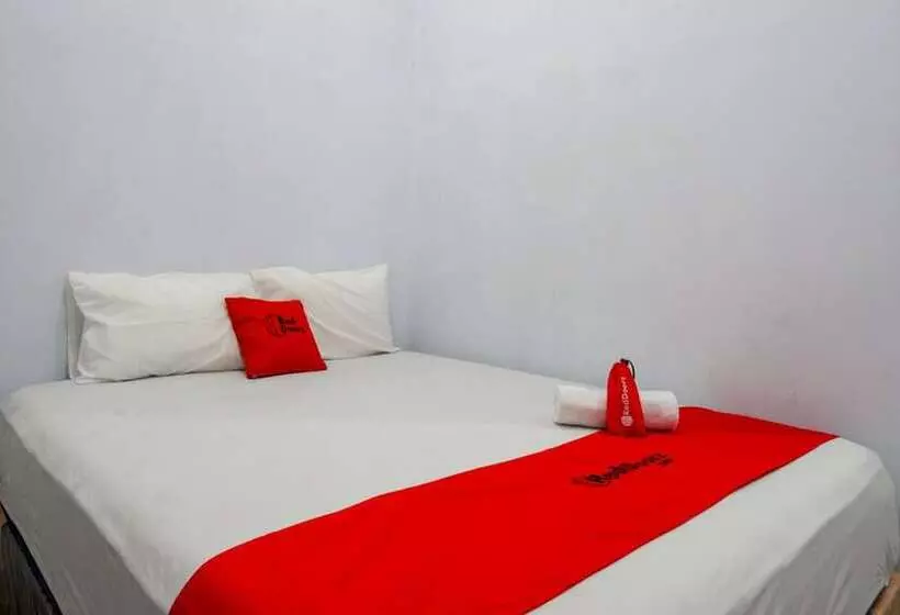 Hotelli Reddoorz Plus At Hawai Inn Near Mall Of Panakukang