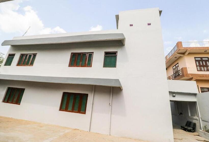 هتل Spot On 66279  Luv Palace