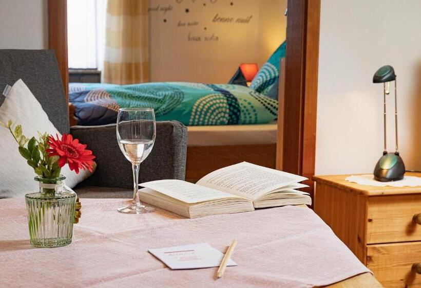 פנסיון Landhaus Heimisch Bed & Breakfast