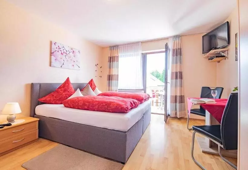 Majatalo Landhaus Heimisch Bed & Breakfast