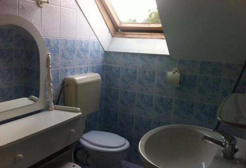 ペンション Szilvia Ház Balatonakarattya