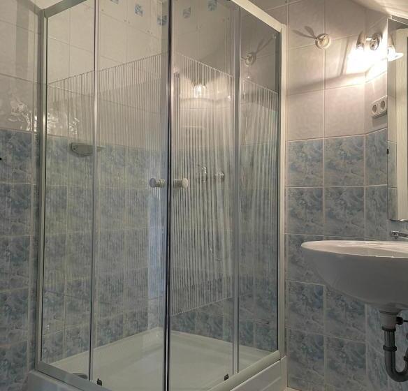 ペンション Szilvia Ház Balatonakarattya