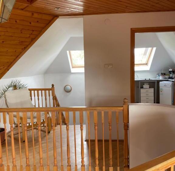 ペンション Szilvia Ház Balatonakarattya