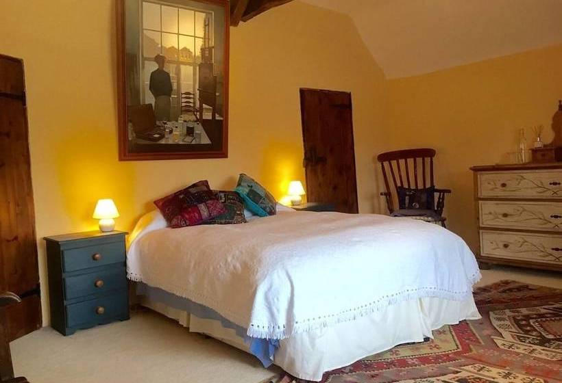 Bed and Breakfast Bowhayes Farm