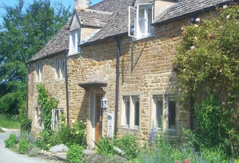 Aamiaismajoitus (B&B) The Old Post Office  Adlestrop