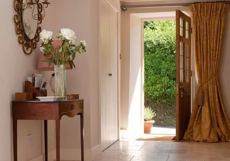 Aamiaismajoitus (B&B) The Old Post Office  Adlestrop