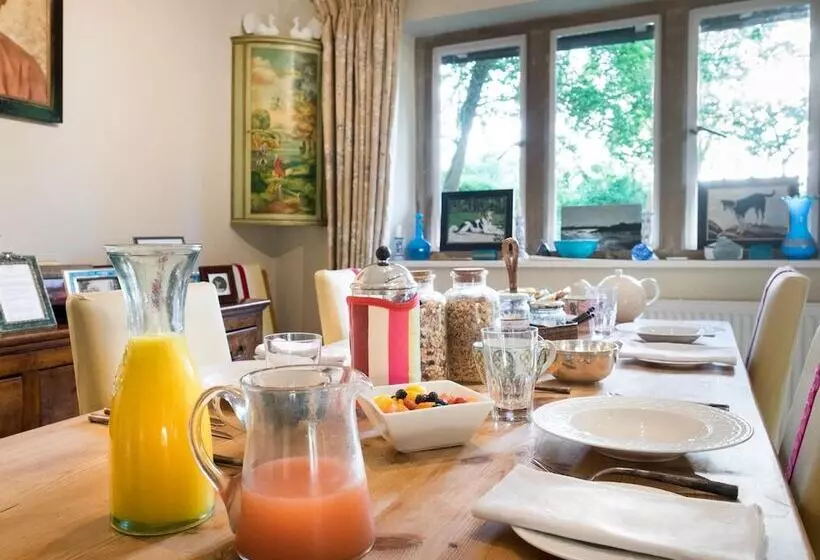 Aamiaismajoitus (B&B) The Old Post Office  Adlestrop