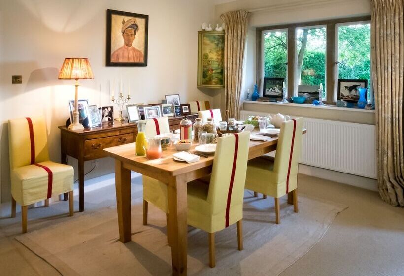 Bed and Breakfast The Old Post Office  Adlestrop