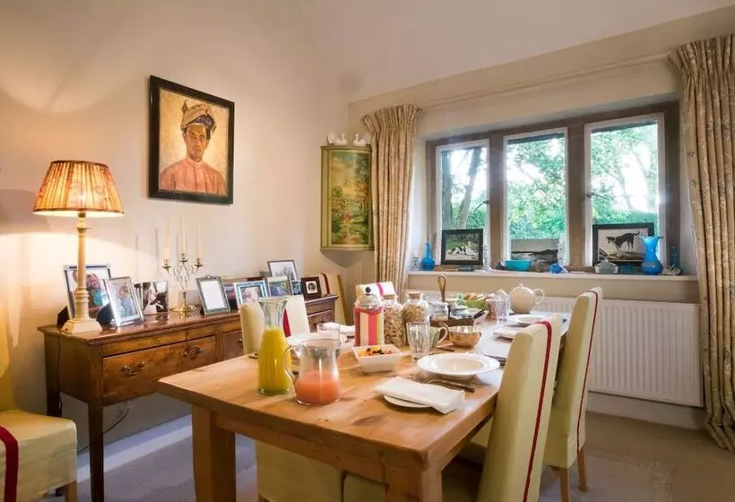 Aamiaismajoitus (B&B) The Old Post Office  Adlestrop