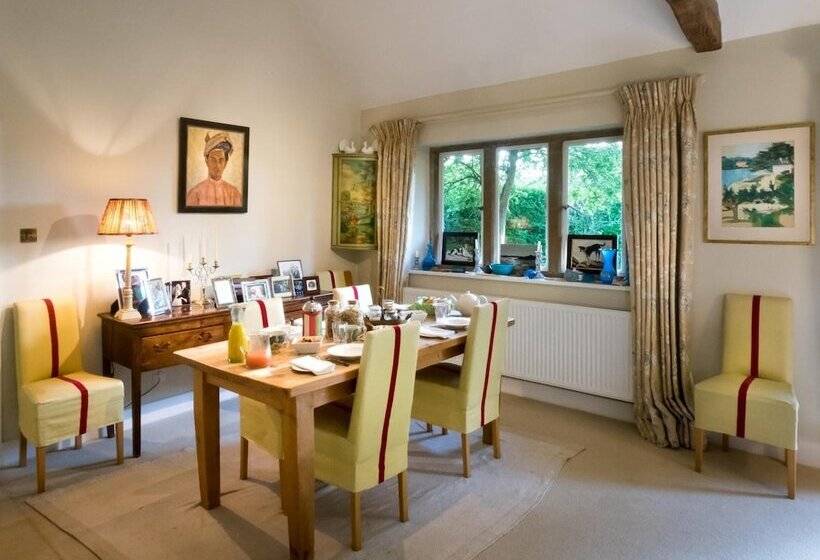 Bed and Breakfast The Old Post Office  Adlestrop