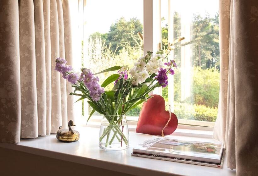 Bed and Breakfast The Old Post Office  Adlestrop