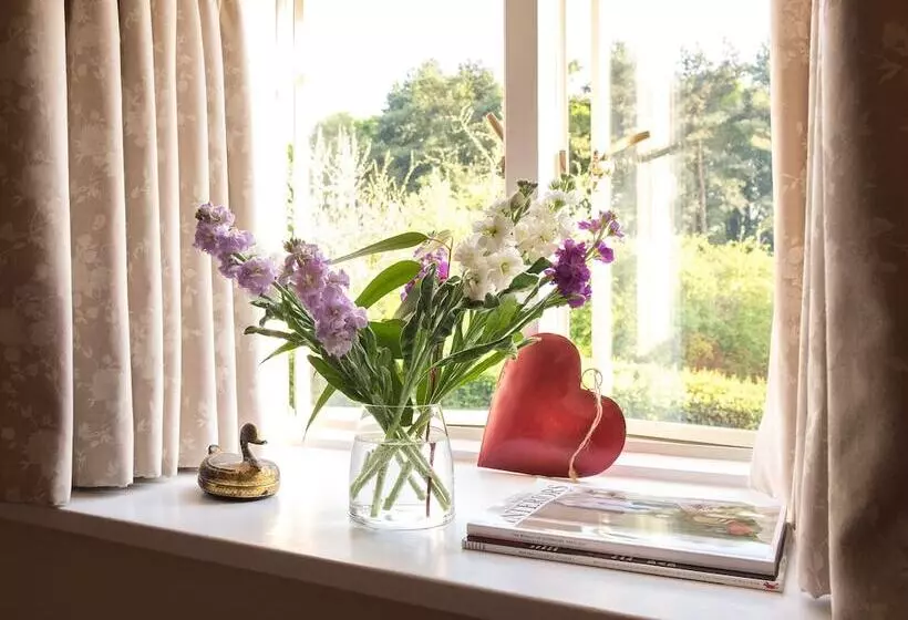 Aamiaismajoitus (B&B) The Old Post Office  Adlestrop