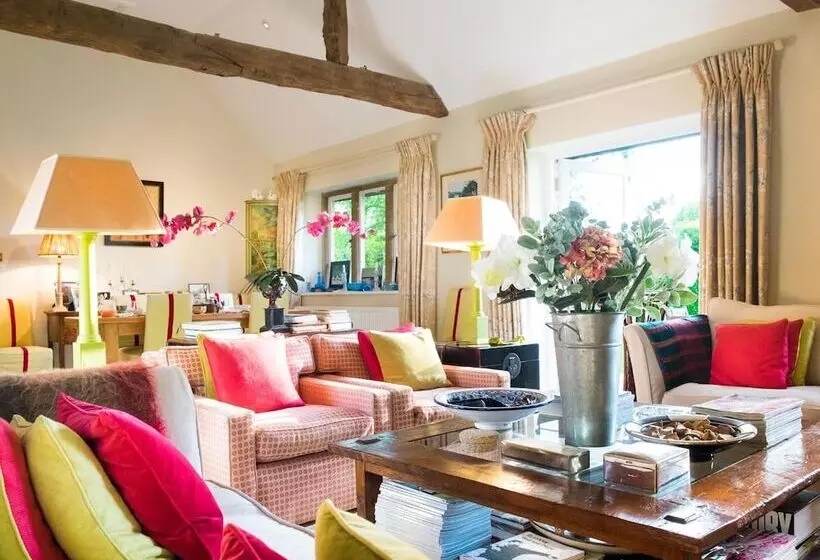 Aamiaismajoitus (B&B) The Old Post Office  Adlestrop