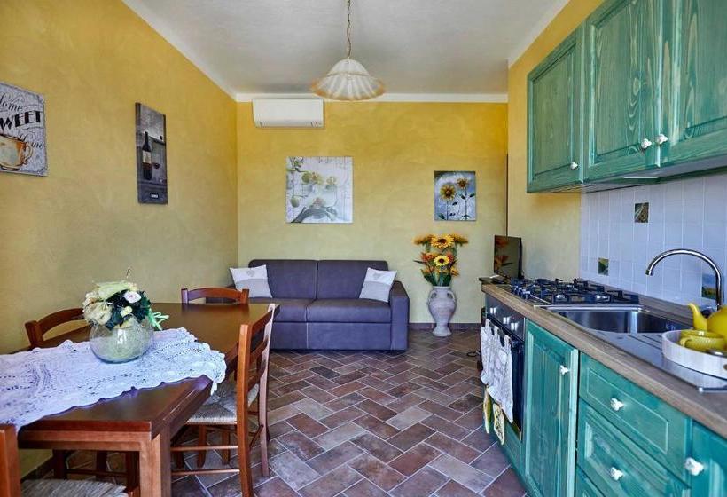 בית מלון כפרי Agriturismo Montecrespini