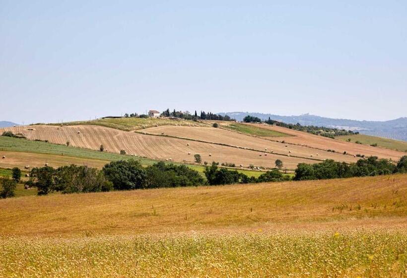 בית מלון כפרי Agriturismo Montecrespini