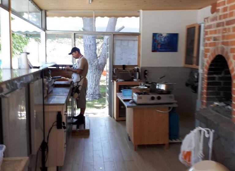 هتل Bergos Li̇man